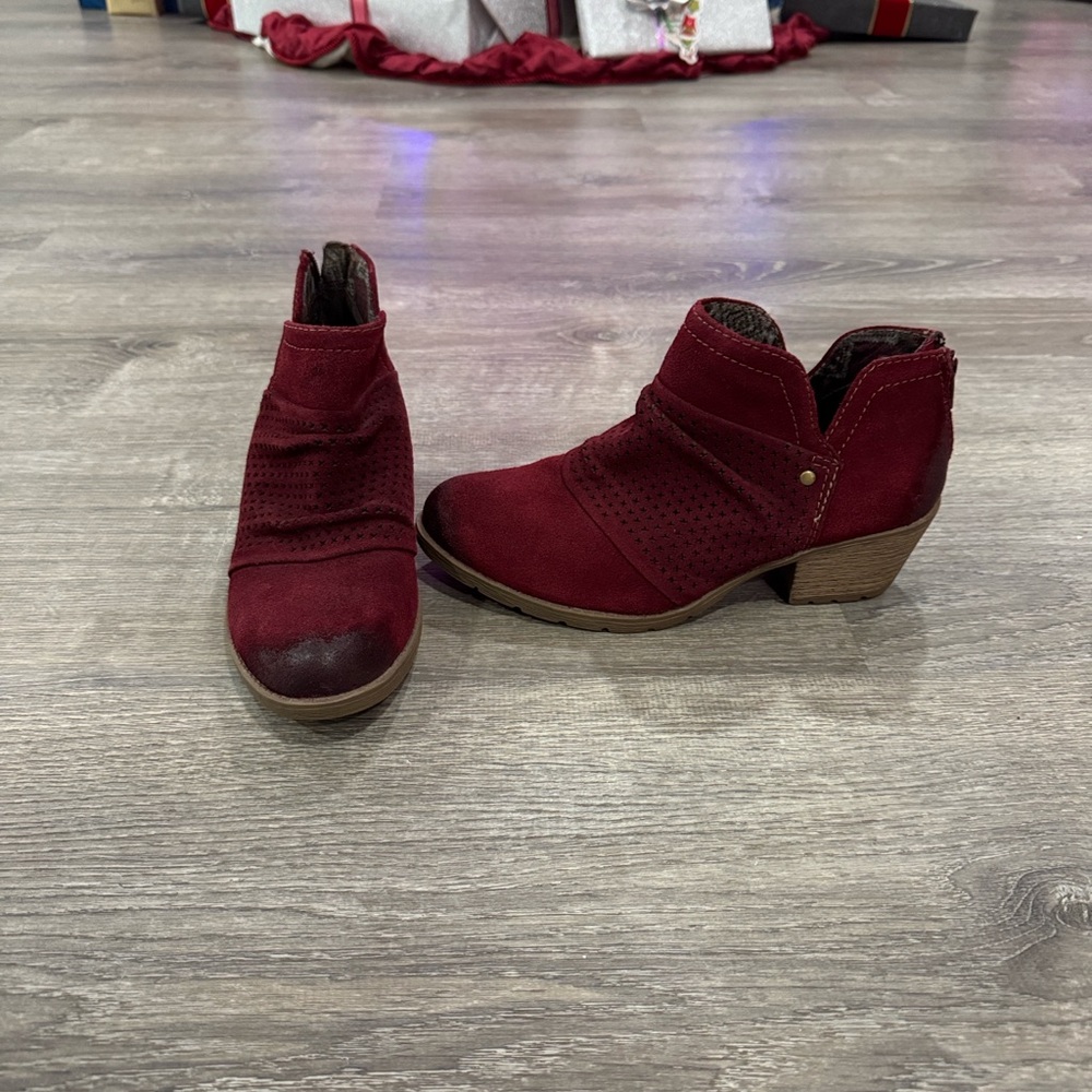 Women's Burgundy Ankle Boots by Earth Origins size 8.5 - Picture 5 of 5